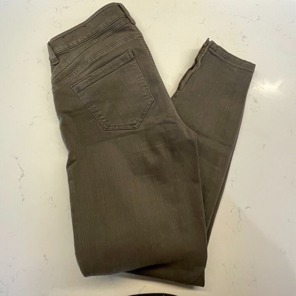Liverpool‎ Jeans Company Ankle Skinny Jeans in Olive Green, Size 6 / 28